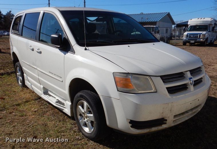 image for item LI9052 2010 Dodge Grand Caravan SE  handicap accessible van
