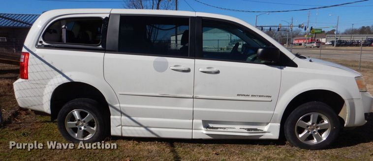 image for item LI9052 2010 Dodge Grand Caravan SE  handicap accessible van