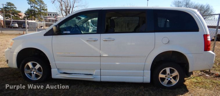 image for item LI9052 2010 Dodge Grand Caravan SE  handicap accessible van