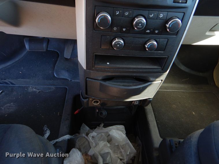 image for item LI9052 2010 Dodge Grand Caravan SE  handicap accessible van