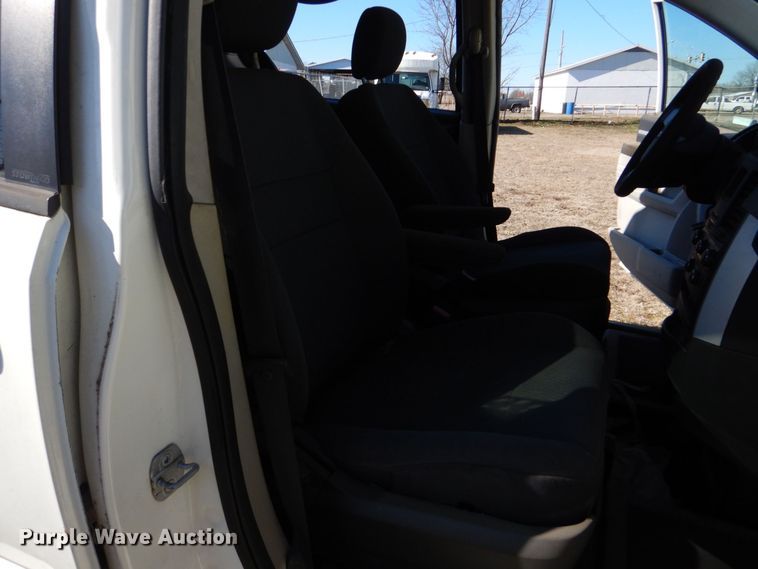 image for item LI9052 2010 Dodge Grand Caravan SE  handicap accessible van