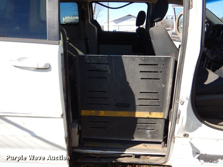 image for item LI9052 2010 Dodge Grand Caravan SE  handicap accessible van