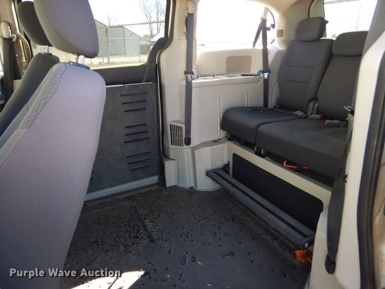 image for item LI9052 2010 Dodge Grand Caravan SE  handicap accessible van