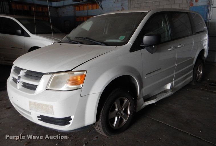 image for item LI9053 2010 Dodge Grand Caravan SE  handicap accessible van