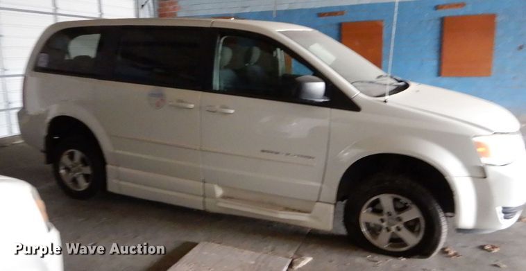 image for item LI9053 2010 Dodge Grand Caravan SE  handicap accessible van