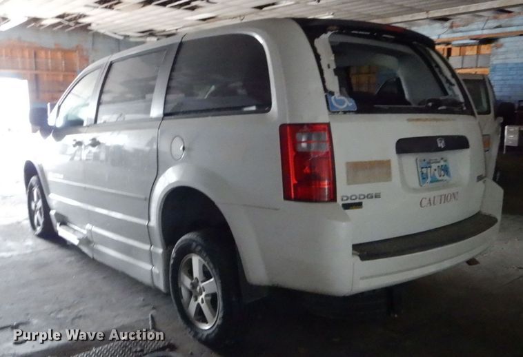 image for item LI9053 2010 Dodge Grand Caravan SE  handicap accessible van