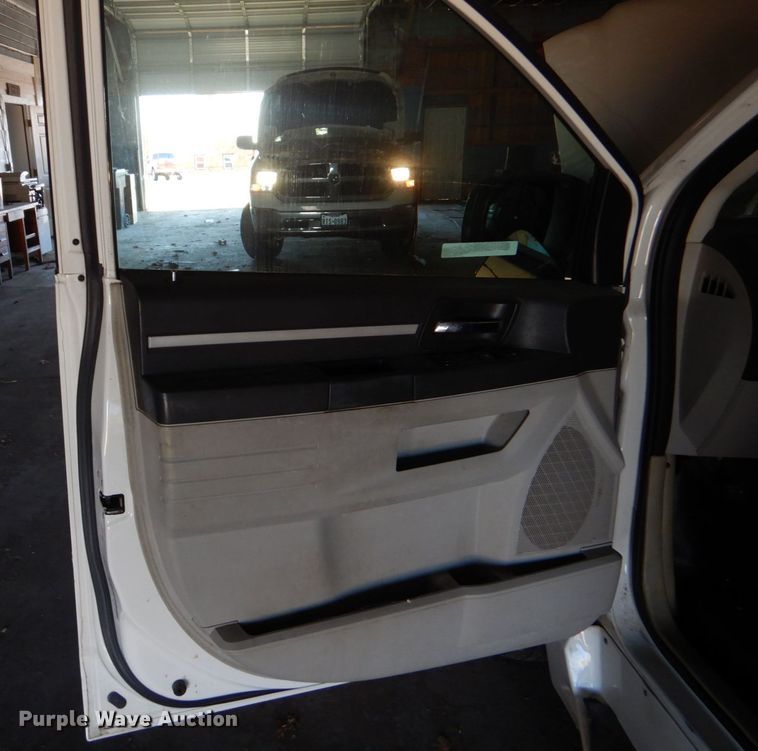 image for item LI9053 2010 Dodge Grand Caravan SE  handicap accessible van
