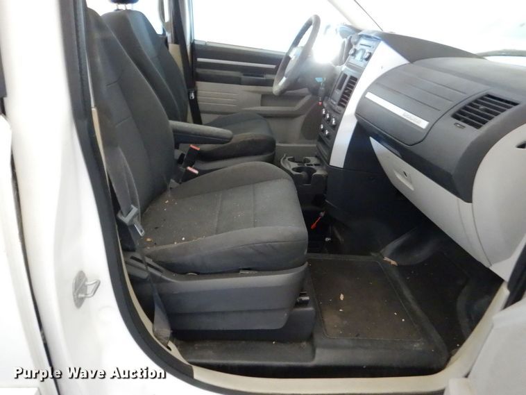 image for item LI9053 2010 Dodge Grand Caravan SE  handicap accessible van