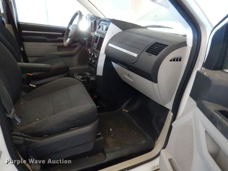 image for item LI9053 2010 Dodge Grand Caravan SE  handicap accessible van