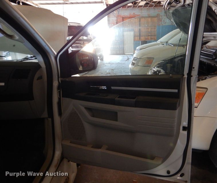 image for item LI9053 2010 Dodge Grand Caravan SE  handicap accessible van