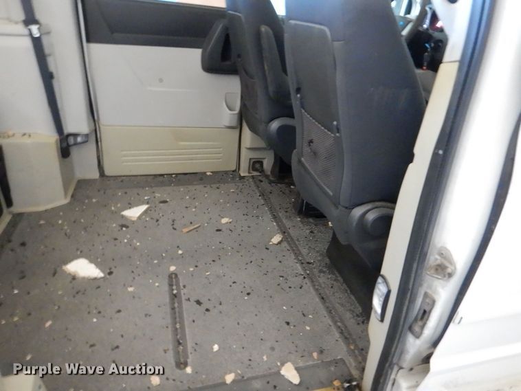 image for item LI9053 2010 Dodge Grand Caravan SE  handicap accessible van