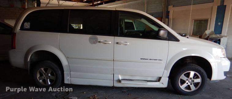 image for item LI9054 2010 Dodge Grand Caravan SE  handicap accessible van