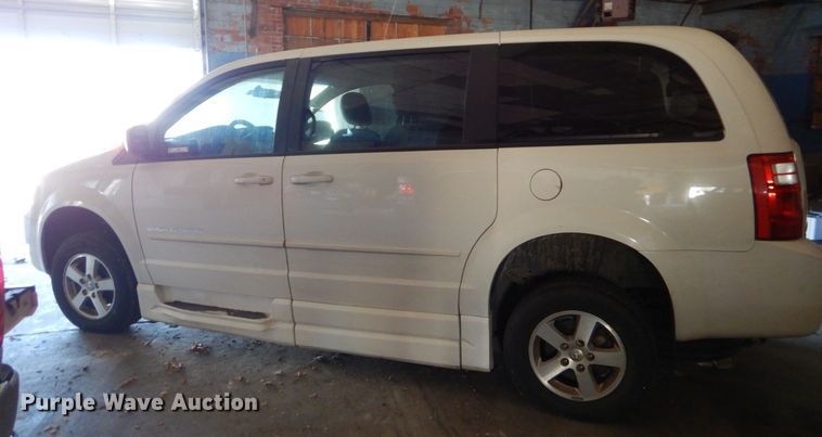 image for item LI9054 2010 Dodge Grand Caravan SE  handicap accessible van