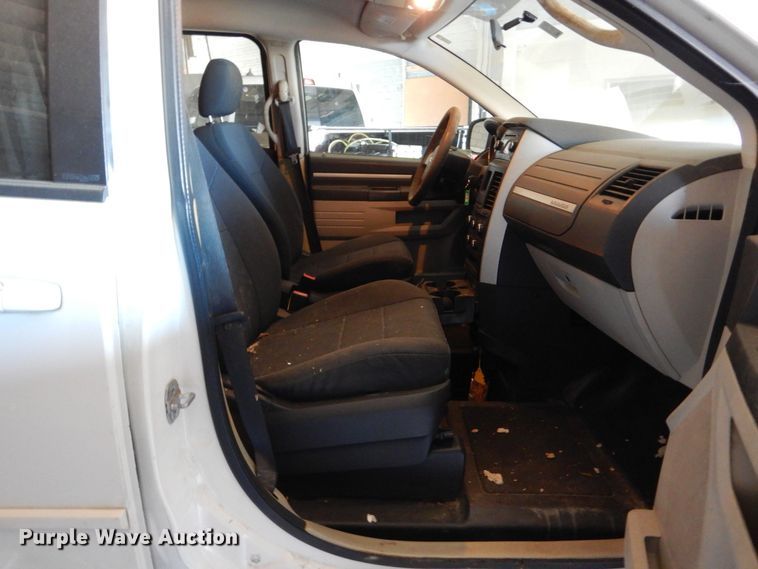 image for item LI9054 2010 Dodge Grand Caravan SE  handicap accessible van