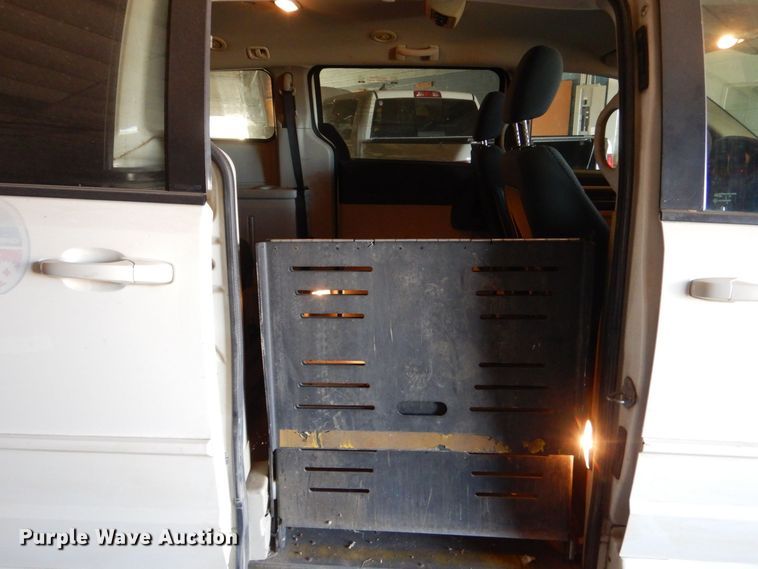 image for item LI9054 2010 Dodge Grand Caravan SE  handicap accessible van