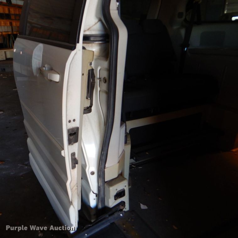 image for item LI9054 2010 Dodge Grand Caravan SE  handicap accessible van
