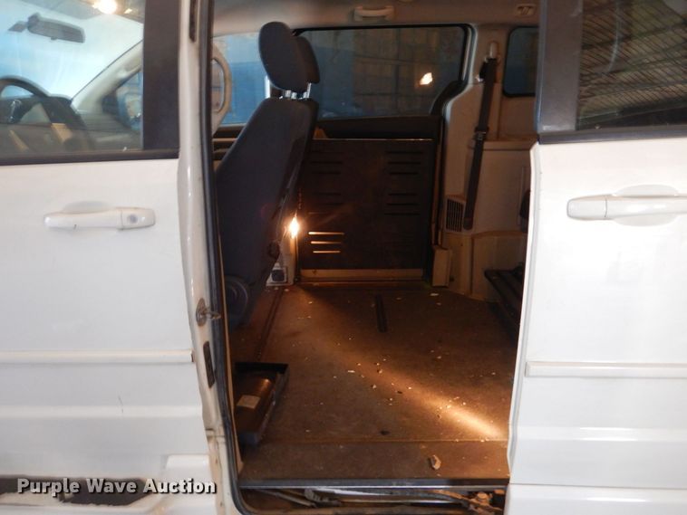 image for item LI9054 2010 Dodge Grand Caravan SE  handicap accessible van