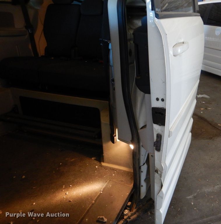 image for item LI9054 2010 Dodge Grand Caravan SE  handicap accessible van