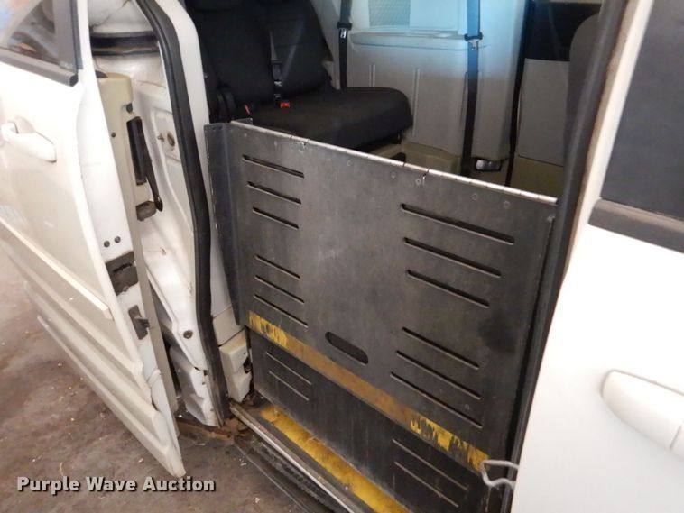 image for item LI9055 2010 Dodge Grand Caravan SE  handicap accessible van