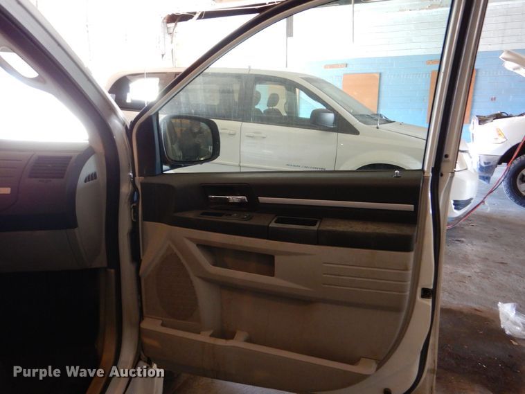 image for item LI9056 2010 Dodge Grand Caravan SE  handicap accessible van