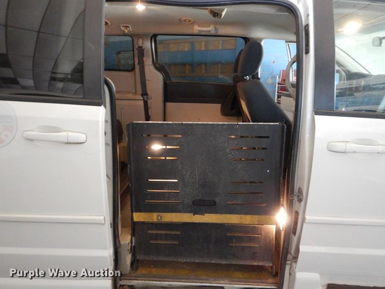 image for item LI9056 2010 Dodge Grand Caravan SE  handicap accessible van