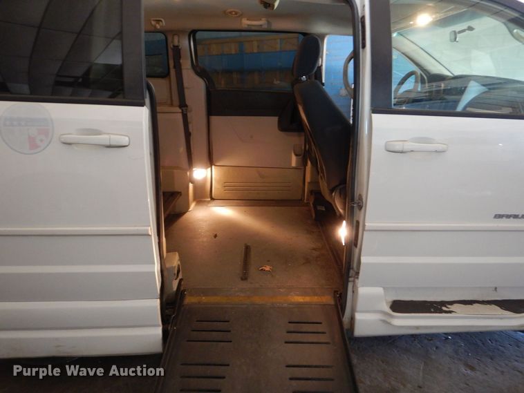 image for item LI9056 2010 Dodge Grand Caravan SE  handicap accessible van