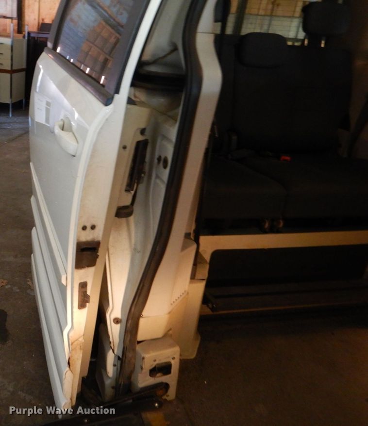 image for item LI9056 2010 Dodge Grand Caravan SE  handicap accessible van