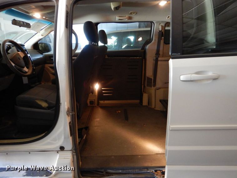 image for item LI9056 2010 Dodge Grand Caravan SE  handicap accessible van