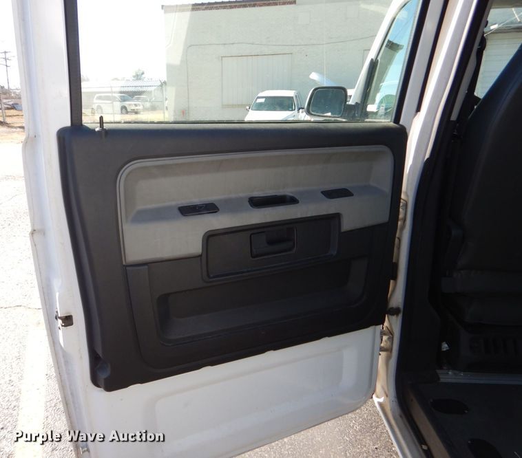 image for item LI9057 2012 VPG MV-1  handicap accessible van