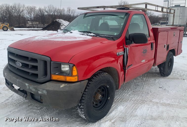 image for item LI9064 1999 Ford F250 Super Duty  utility bed pickup truck