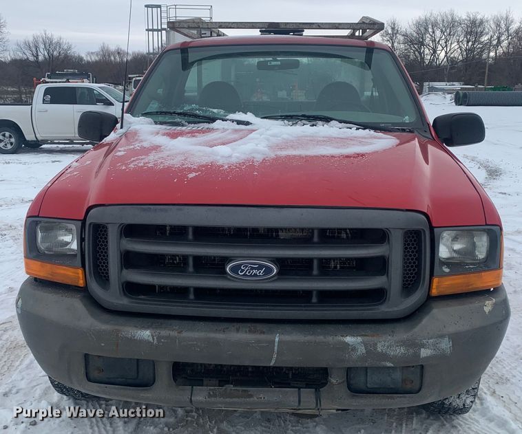 image for item LI9064 1999 Ford F250 Super Duty  utility bed pickup truck