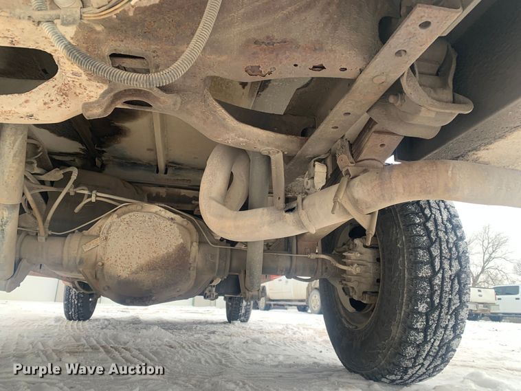 image for item LI9064 1999 Ford F250 Super Duty  utility bed pickup truck