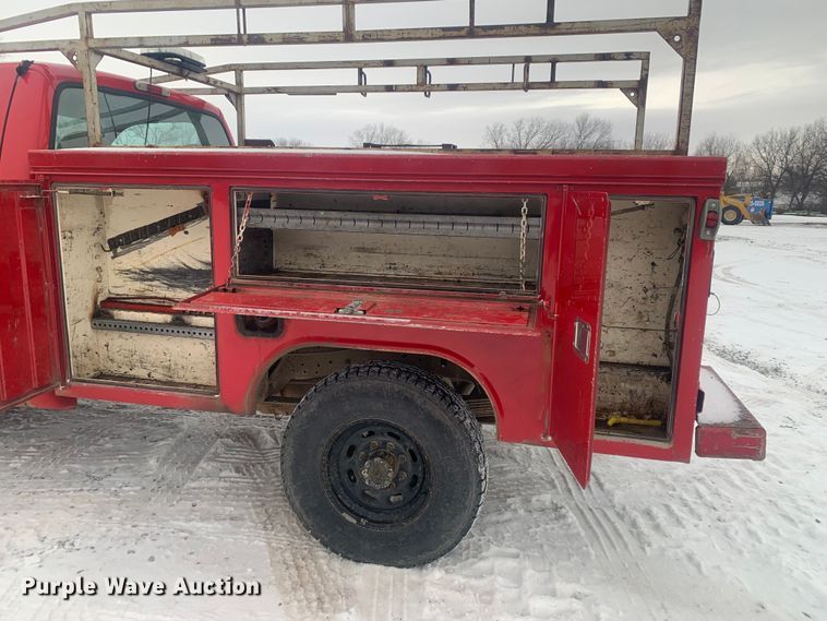 image for item LI9064 1999 Ford F250 Super Duty  utility bed pickup truck