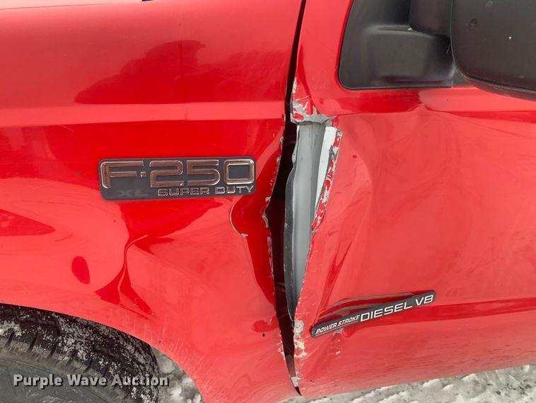 image for item LI9064 1999 Ford F250 Super Duty  utility bed pickup truck