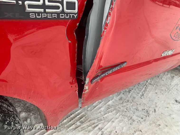 image for item LI9064 1999 Ford F250 Super Duty  utility bed pickup truck