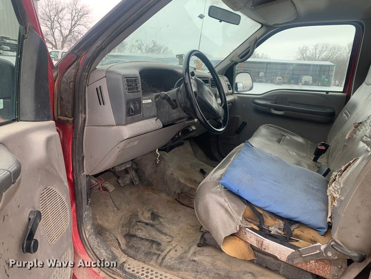 image for item LI9064 1999 Ford F250 Super Duty  utility bed pickup truck