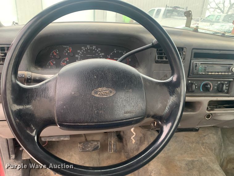 image for item LI9064 1999 Ford F250 Super Duty  utility bed pickup truck