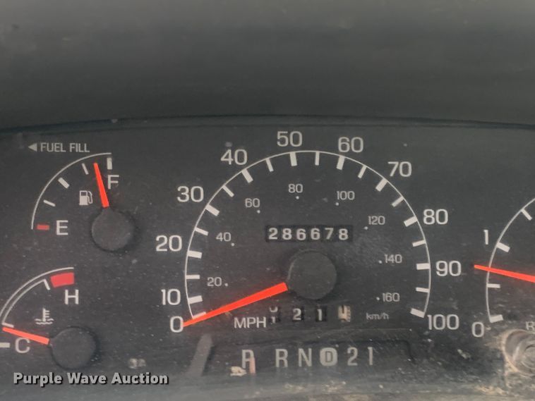 image for item LI9064 1999 Ford F250 Super Duty  utility bed pickup truck