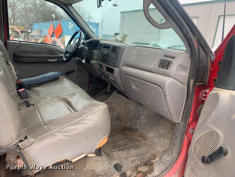 image for item LI9064 1999 Ford F250 Super Duty  utility bed pickup truck