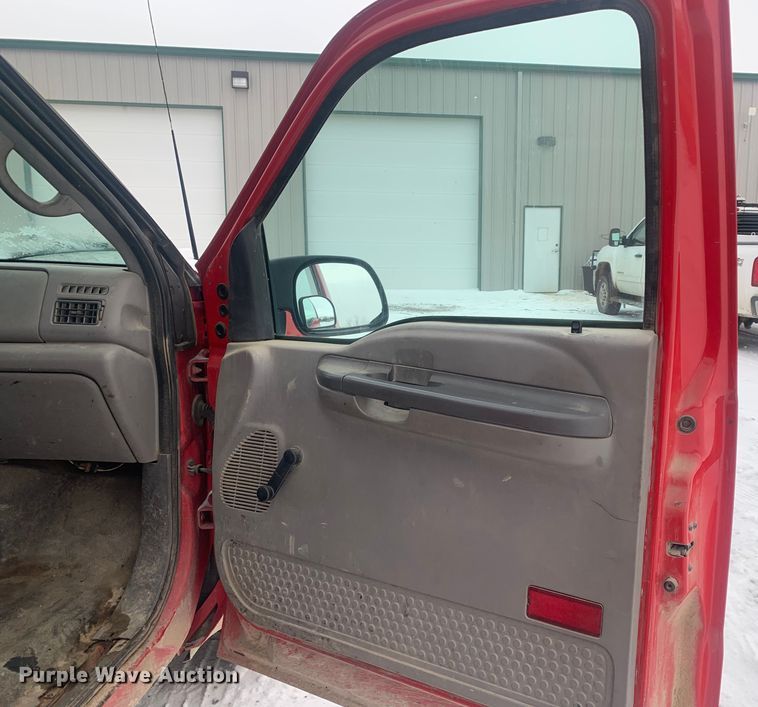 image for item LI9064 1999 Ford F250 Super Duty  utility bed pickup truck