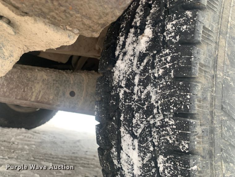 image for item LI9064 1999 Ford F250 Super Duty  utility bed pickup truck