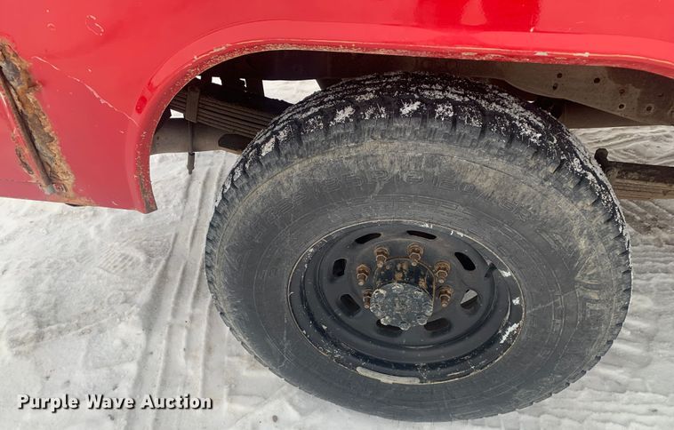 image for item LI9064 1999 Ford F250 Super Duty  utility bed pickup truck