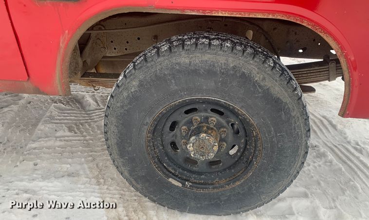 image for item LI9064 1999 Ford F250 Super Duty  utility bed pickup truck