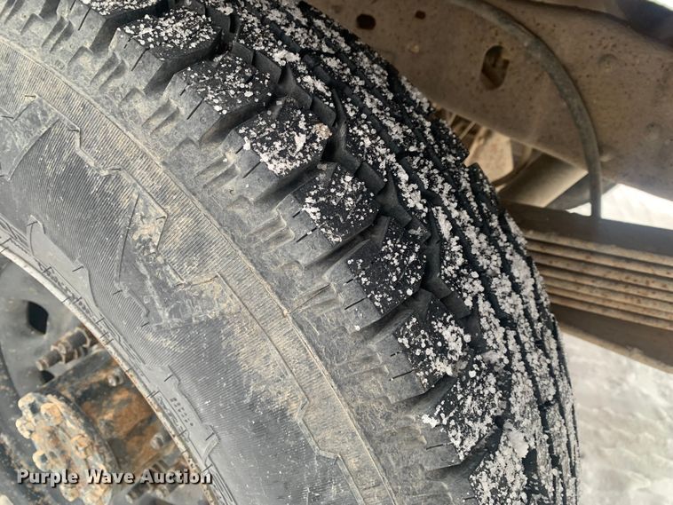 image for item LI9064 1999 Ford F250 Super Duty  utility bed pickup truck