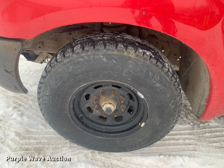 image for item LI9064 1999 Ford F250 Super Duty  utility bed pickup truck