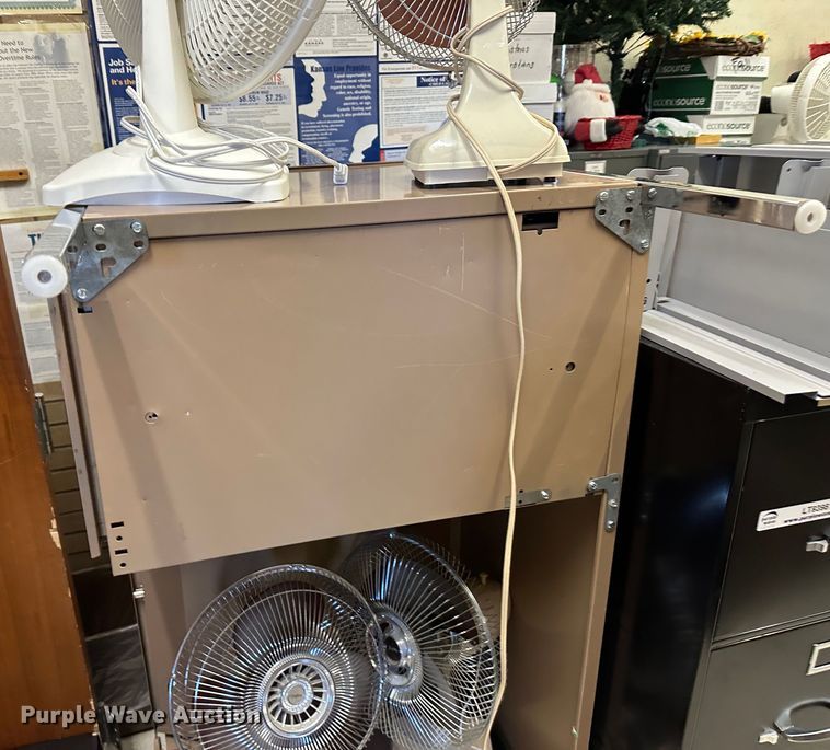 image for item LT9398 Office furniture