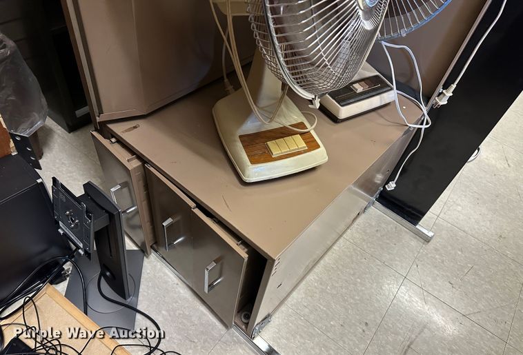 image for item LT9398 Office furniture