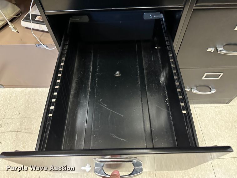 image for item LT9398 Office furniture