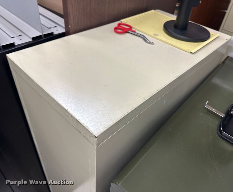 image for item LT9398 Office furniture