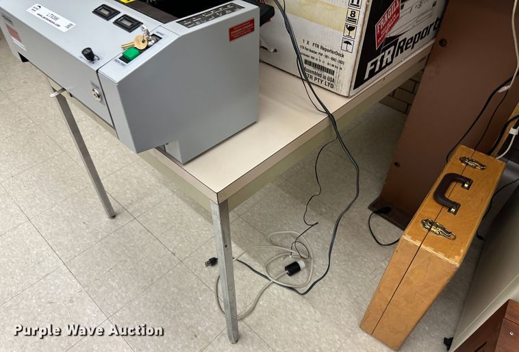 image for item LT9399 Office furniture